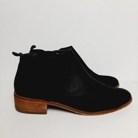 BP Nordstrom Chelsea Short Bootie Black Leather Low Heel Sz 8.5 - Picture 3 of 14